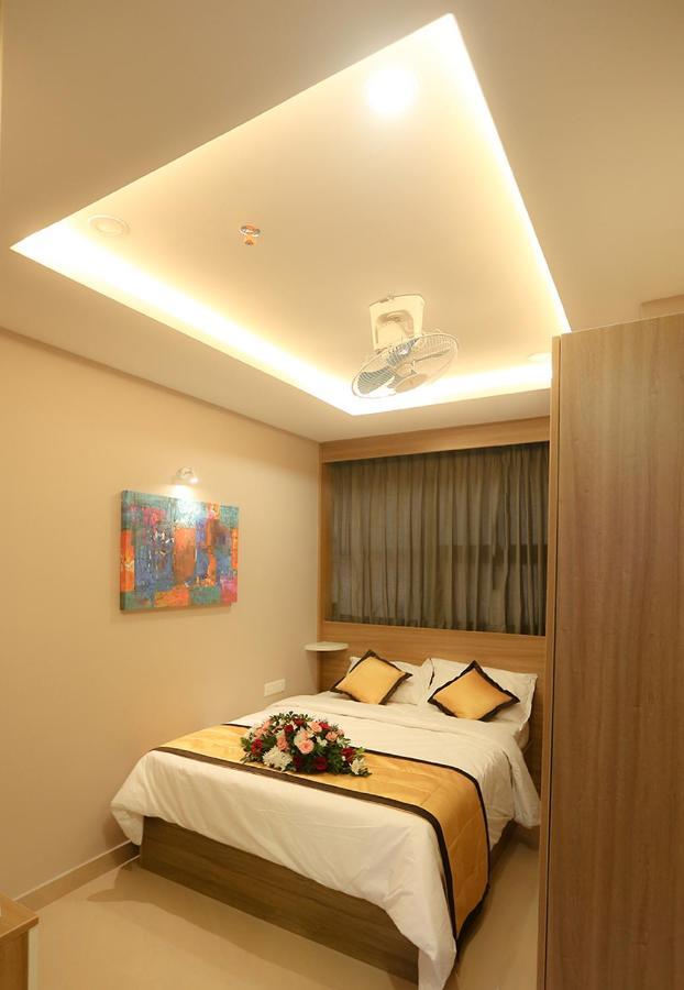 Hotel Emirates Kannangad Exterior photo