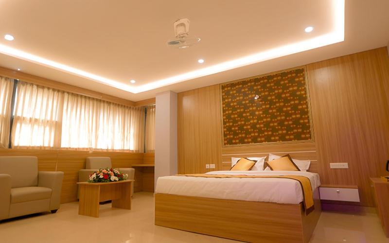 Hotel Emirates Kannangad Exterior photo